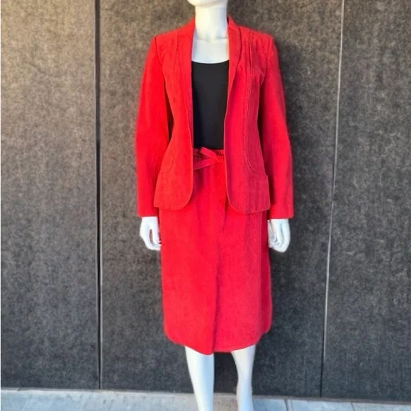 Mollie Parnis Red Ultra Suede Skirt Suit - Picture 4 of 12